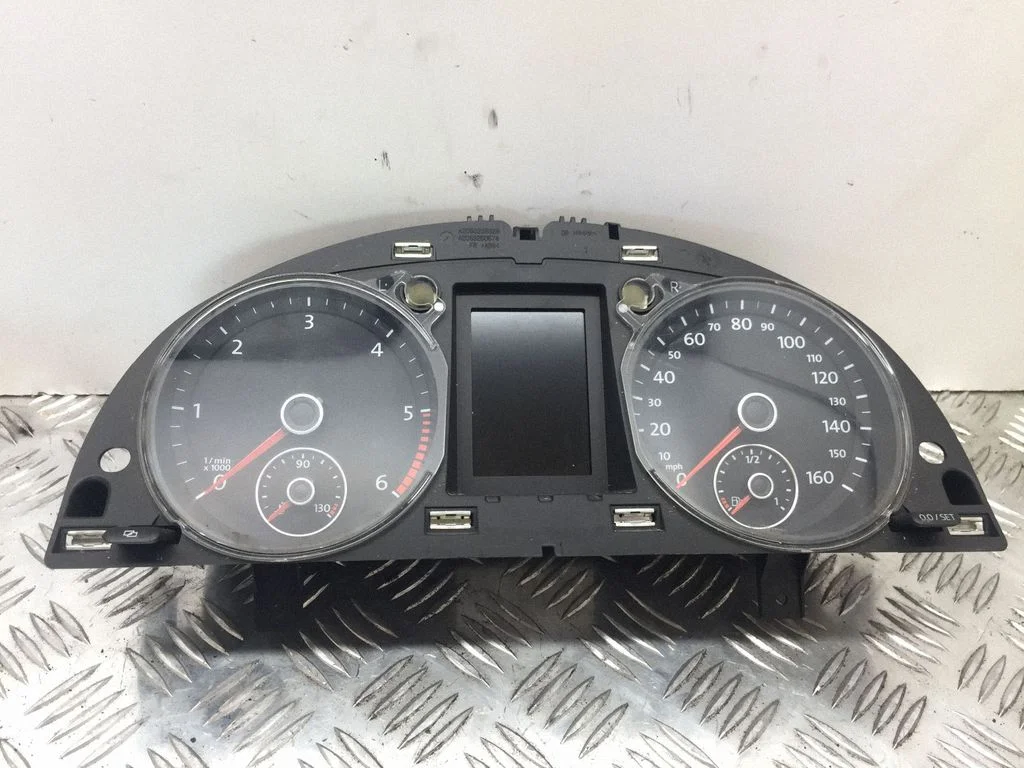 Speedometer (instrument cluster) 3C0920971R