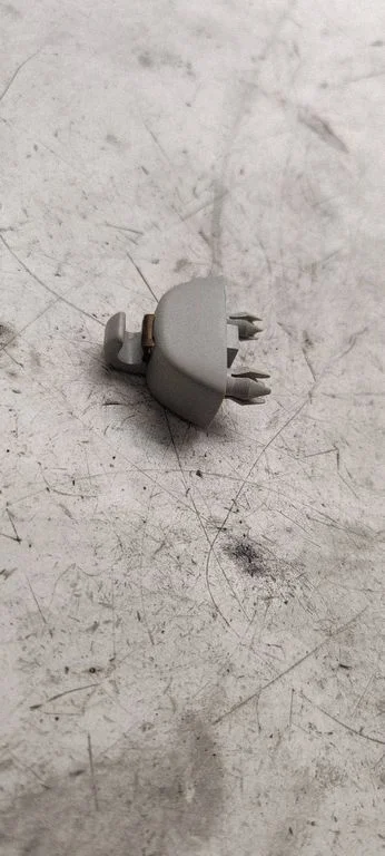 Sun visor clip/hook/bracket – Skoda Octavia Mk3 (5E) (2013-2019)
