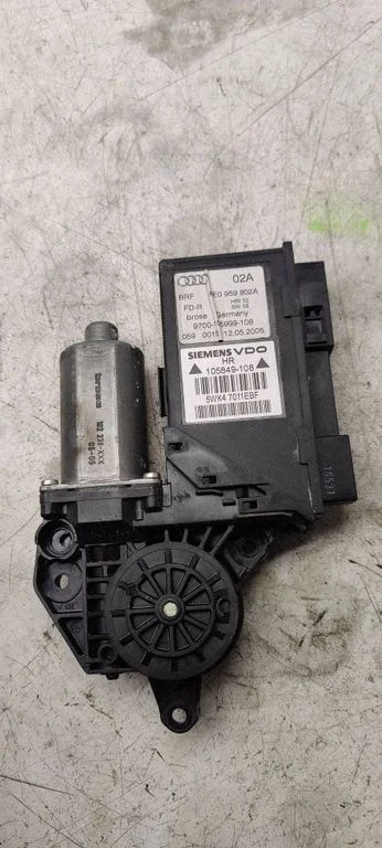 Rear door window regulator motor 8E0959802A