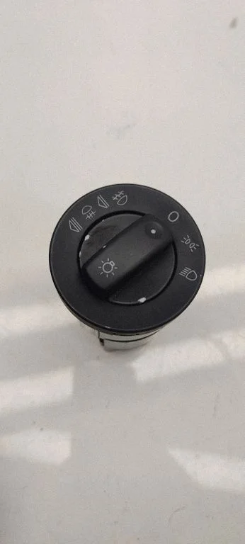 Light switch 8e0941531c