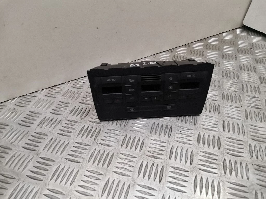 Climate control unit 8E0820043BL