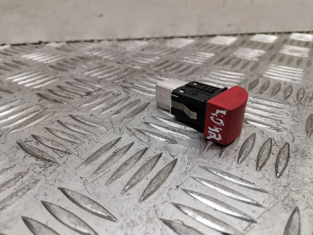 Hazard light switch 1Z0953235A