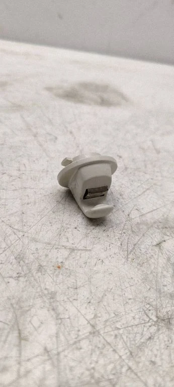 Sun visor clip/hook/bracket 5G0857561B
