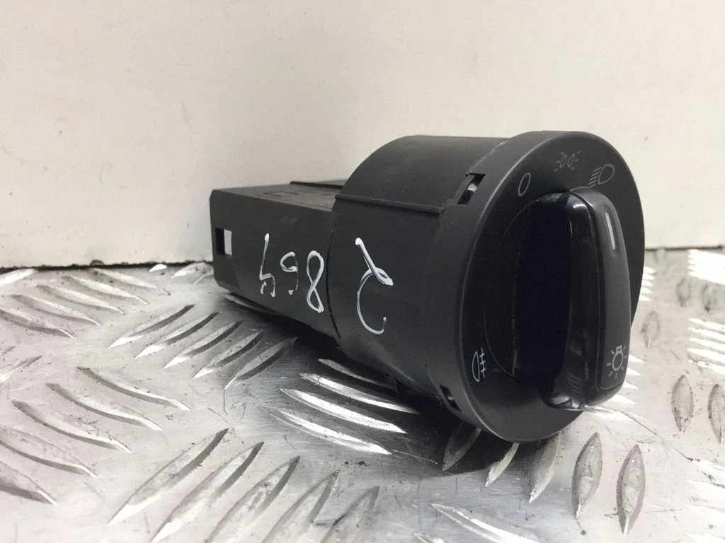 Light switch TC41C0941531D
