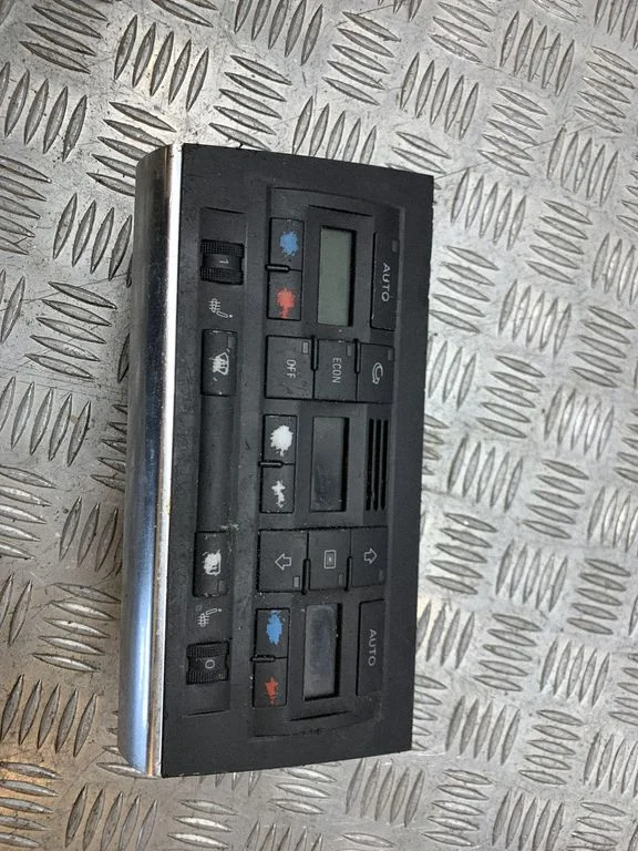 Climate control unit 8E0820043A