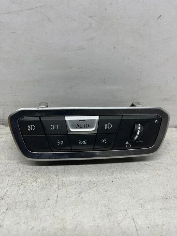 Light switch – BMW X5M G05 F95 (2019-)