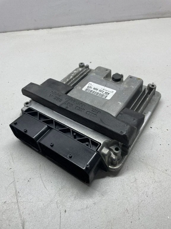 Dzinēja vadības bloks 03L906022MK