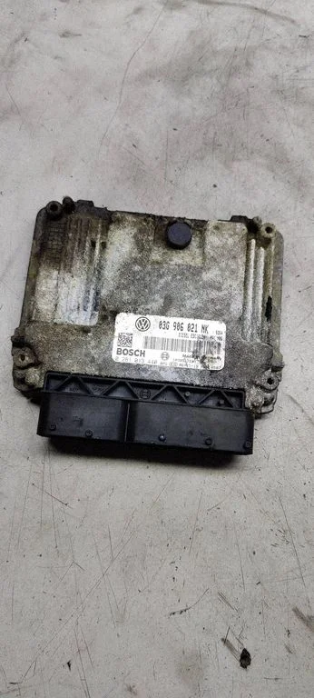 Sterownik silnika 03G906021NK