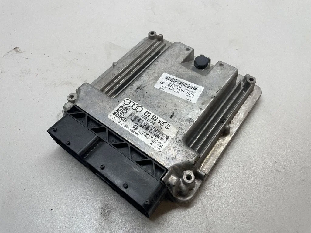 Dzinēja vadības bloks – Audi A4 S4 B7 8E 8H (2005-2008)
