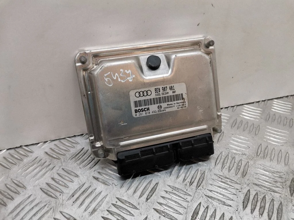 Engine control unit/module 8E0907401