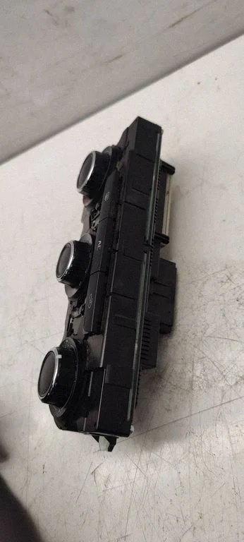Climate control unit 5HB00975220