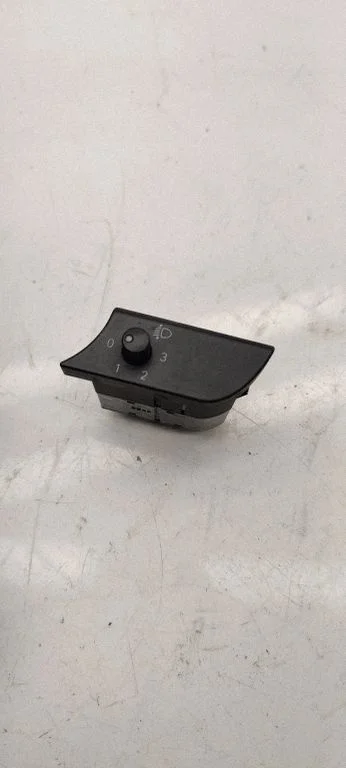 Headlight level height control switch 8e1919094