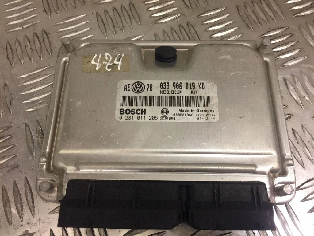Dzinēja vadības bloks – Volkswagen Passat B5.5 (2001-2005)