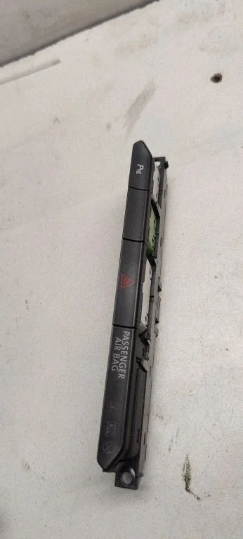 Avārijas gaismu slēdzis 3g0927132a
