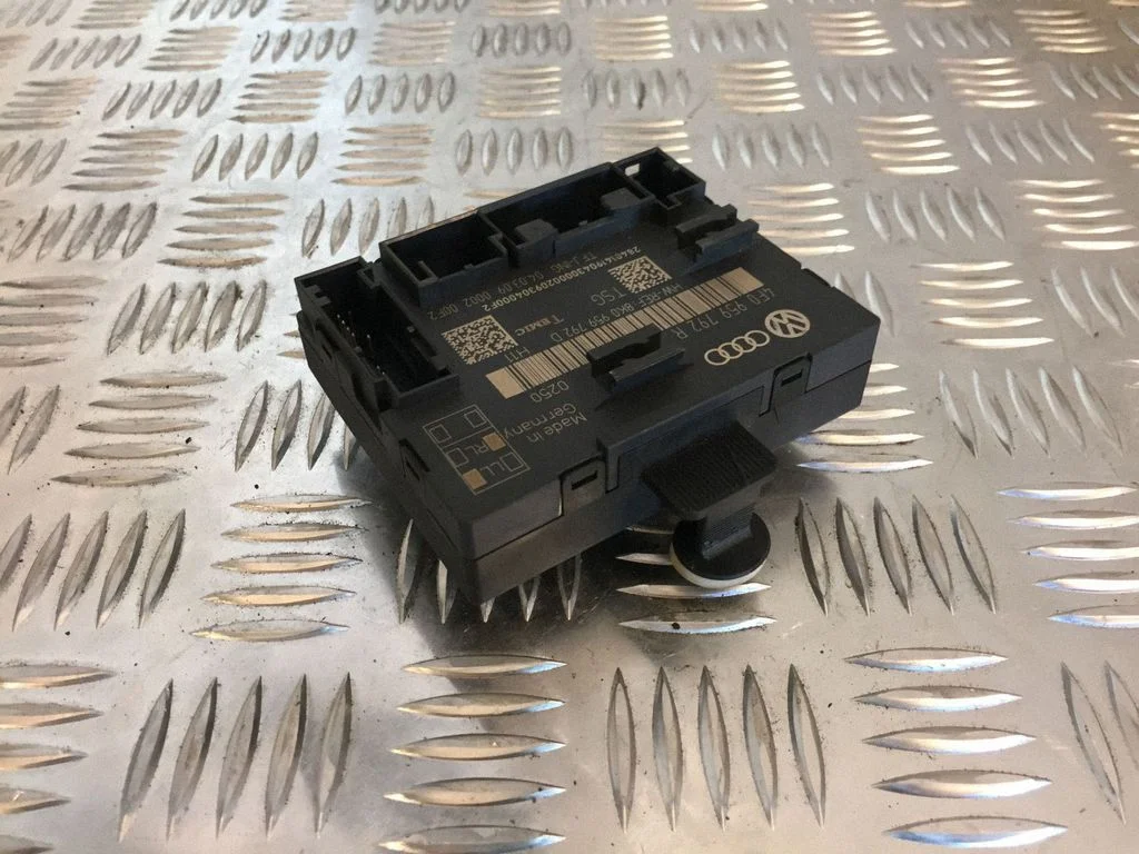 Door control unit/module – Audi A6 Allroad C6 (2006-2011)