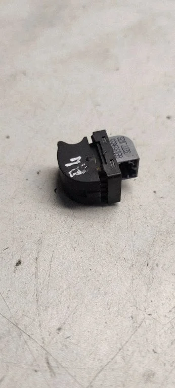 Electric window control switch – Audi A4 S4 B7 8E 8H (2005-2008)
