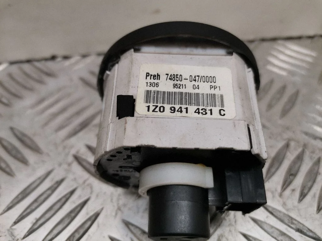 Light switch 1Z0941431C