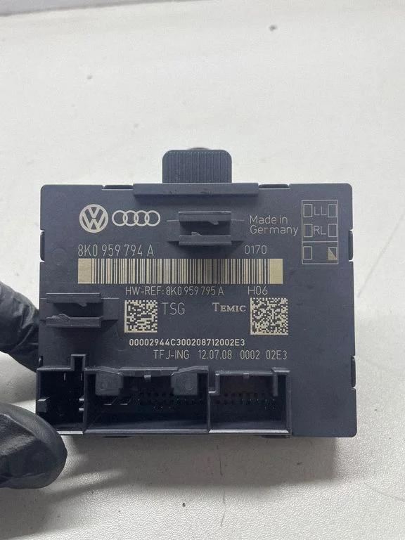 Durvju elektronikas vadības bloks – Audi A4 Allroad B8 (2008-2016)