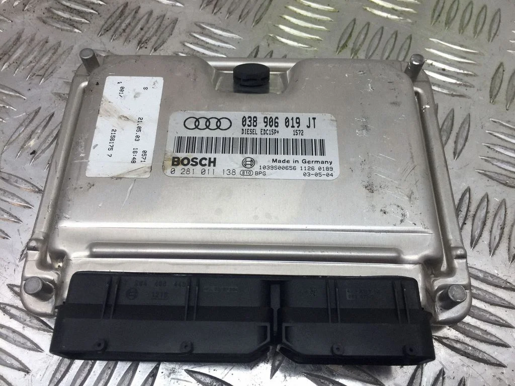 Dzinēja vadības bloks – Audi A4 S4 B6 8E 8H (2001-2005)
