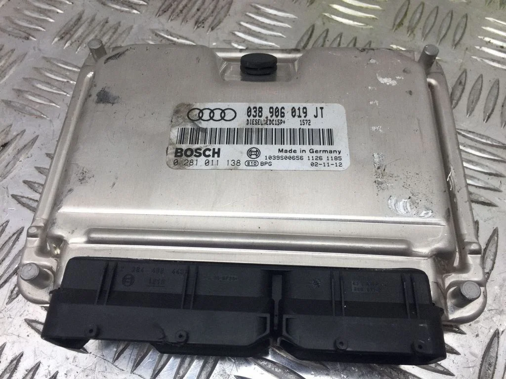 Dzinēja vadības bloks – Audi A4 S4 B6 8E 8H (2001-2005)