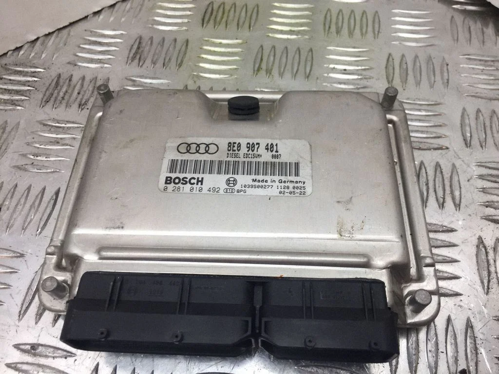 Dzinēja vadības bloks – Audi A4 S4 B6 8E 8H (2001-2005)