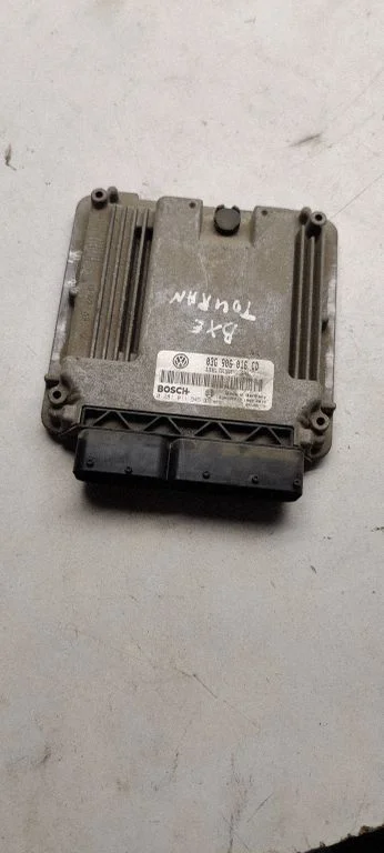 Engine control unit/module – Volkswagen Cross Touran I (2006-2016)