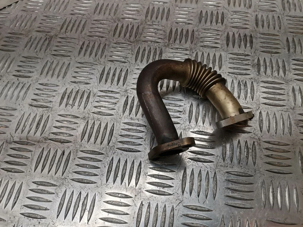 EGR valve line/pipe/hose 03P131521B