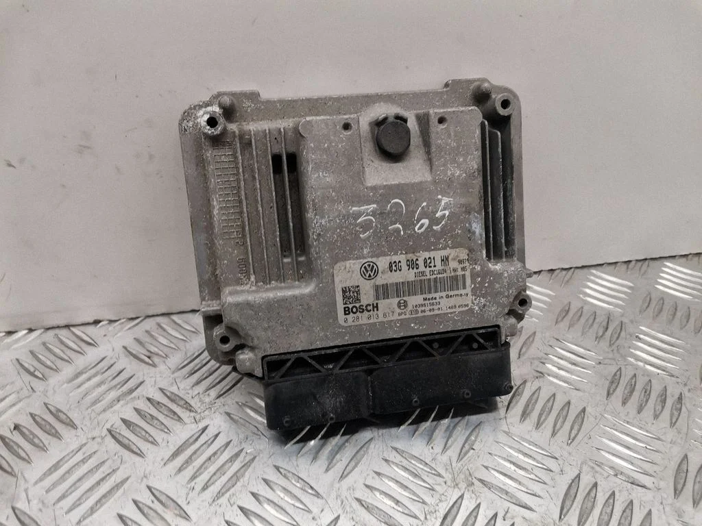 Dzinēja vadības bloks 03G906021HN