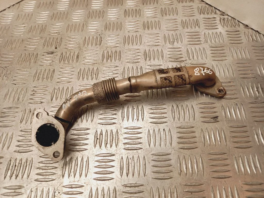 EGR valve line/pipe/hose 03G131821AH