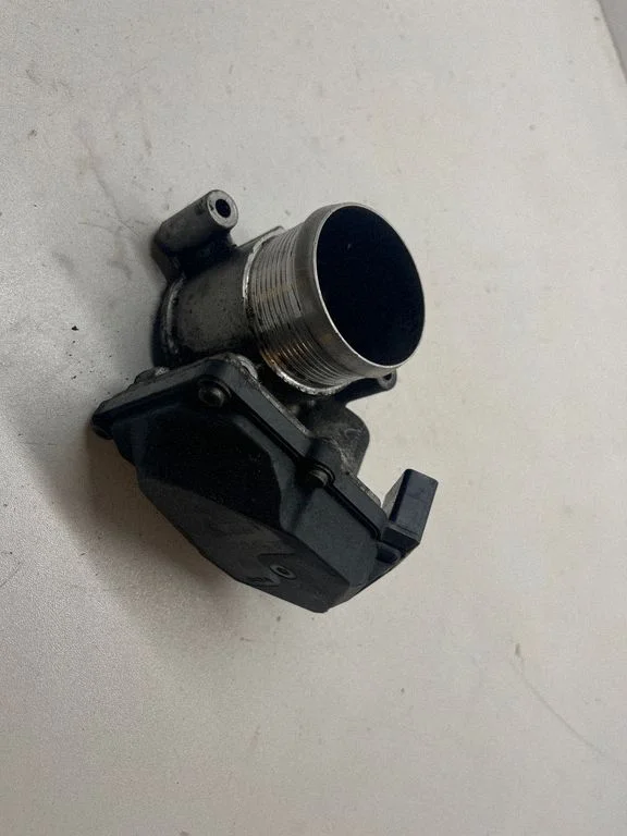 Throttle valve – Volkswagen Passat B6 (2005-2010)