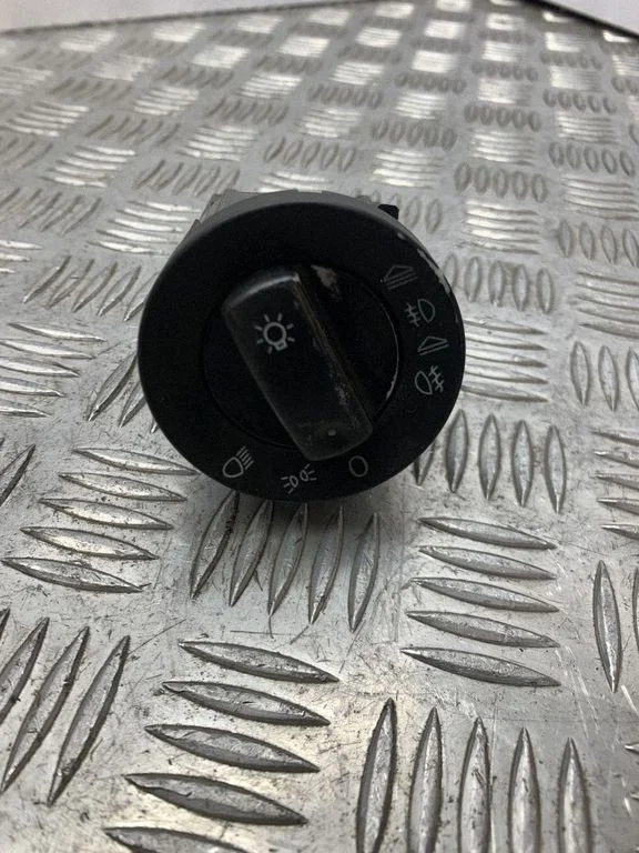 Light switch – Audi A4 S4 B7 8E 8H (2005-2008)