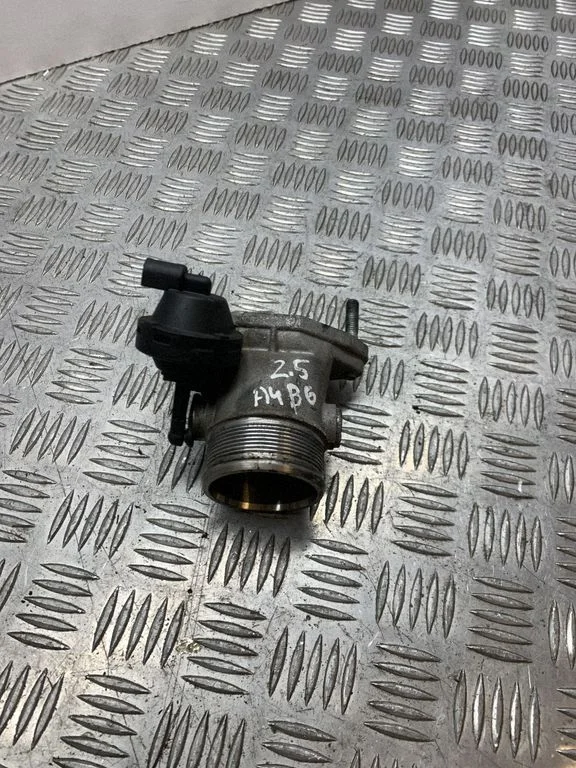 Throttle valve 8E0145952C