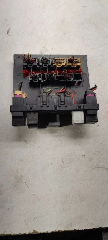 Fuse module 3c0937049L