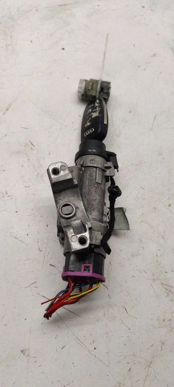 Aizdedzes slēdzene – Audi A4 S4 B7 8E 8H (2005-2008)
