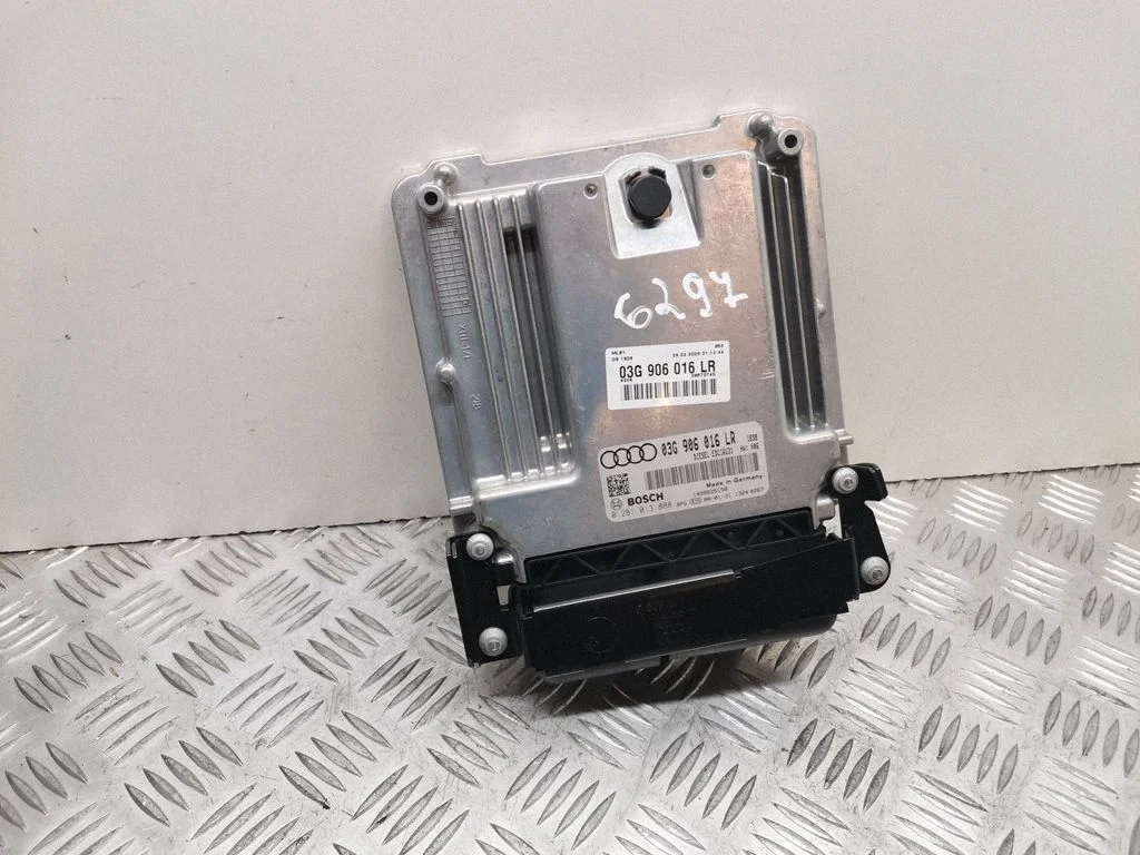 Dzinēja vadības bloks – Audi A4 S4 B7 8E 8H (2005-2008)