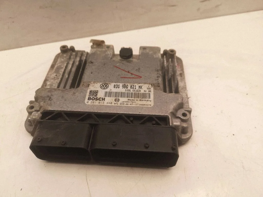 Sterownik silnika 03G906021NK
