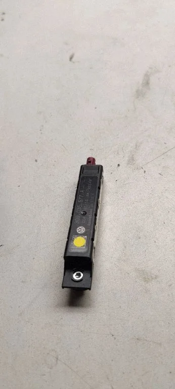 Antenas pastiprinātājs 3g9035577a