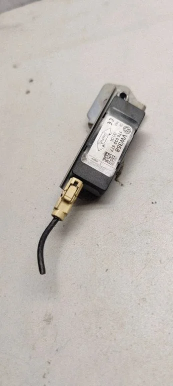 Antenni võimendi 1t0971501L