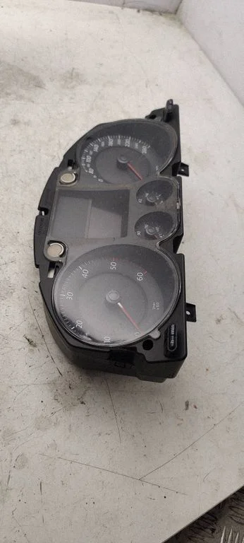 Speedometer (instrument cluster)