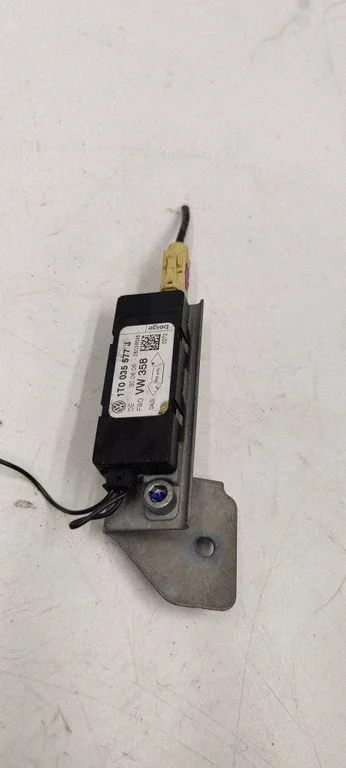 Antenas pastiprinātājs 1T0035577J