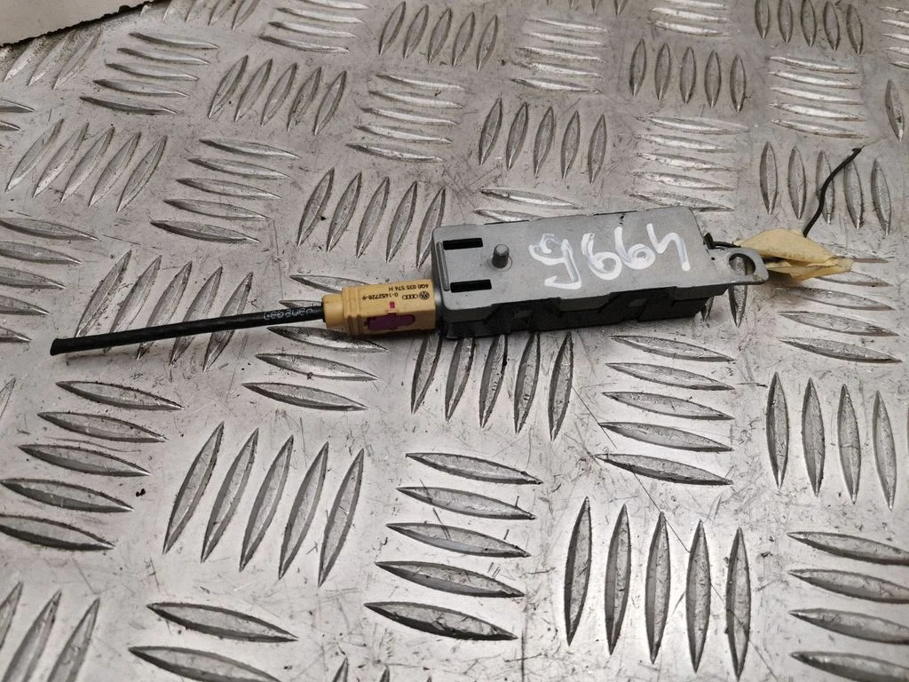 Aerial antenna amplifier – Volkswagen Passat B6 (2005-2010)