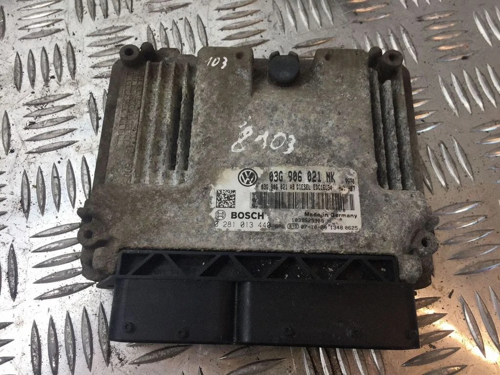 Dzinēja vadības bloks 03G906021NK