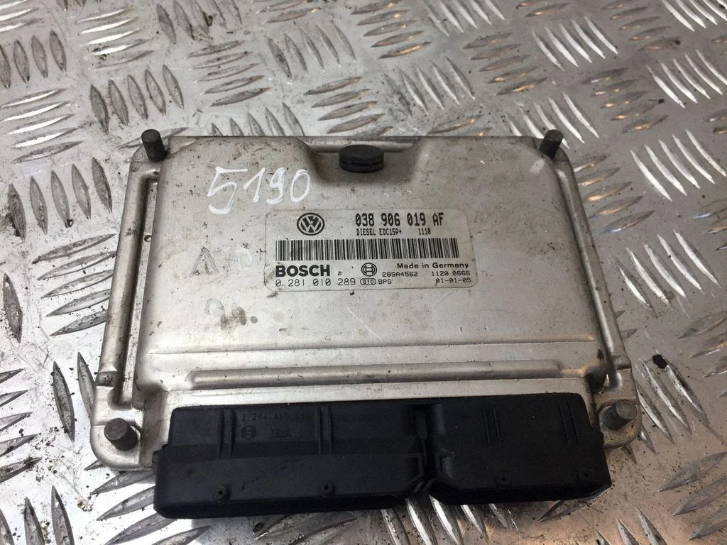 Dzinēja vadības bloks 038906019AF