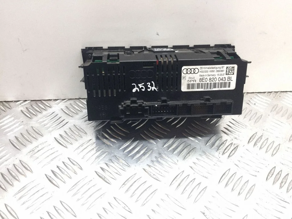 Climate control unit 8E0820043BL