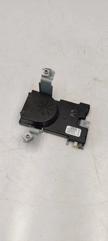 Aerial antenna amplifier 8P4035225D