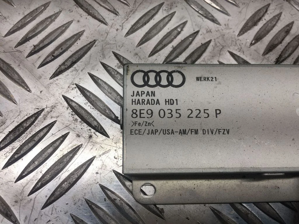 Aerial antenna amplifier 8E9035225P