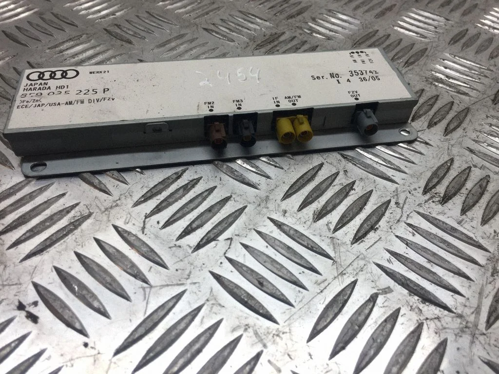 Aerial antenna amplifier 8E9035225P