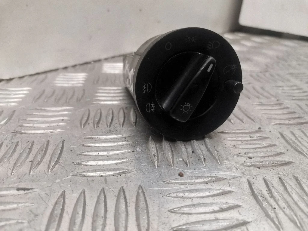 Light switch 1C0941531A