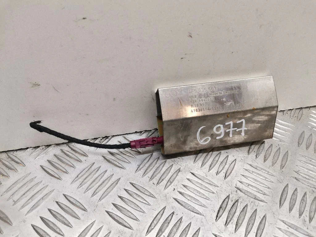 Antenni võimendi 4F5035503