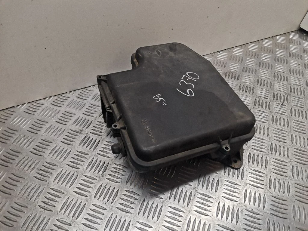 Fuse box set – Volkswagen Passat B5.5 (2001-2005)